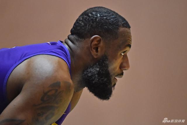 张镇麟43分辽宁加时险胜山西 赵继伟31+9