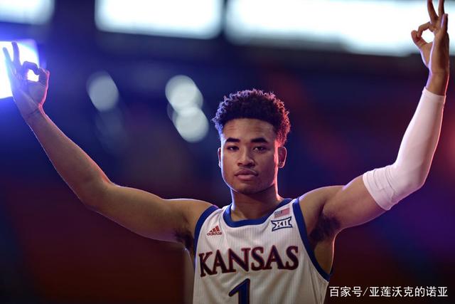 英超位居榜首天数榜：曼联2363天最多