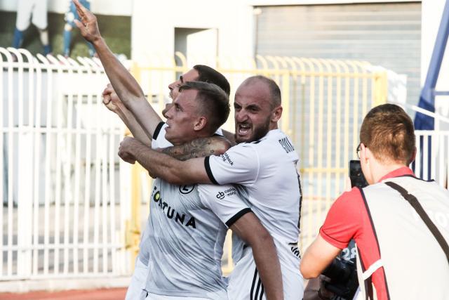 范戴克职业生涯8次与哈兰德交手 5胜3平未尝败绩