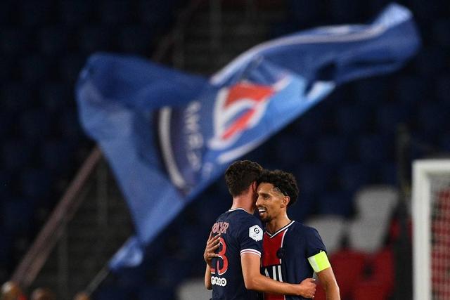 詹姆斯再砍30分超乔丹 湖人擒老鹰升至西部第4